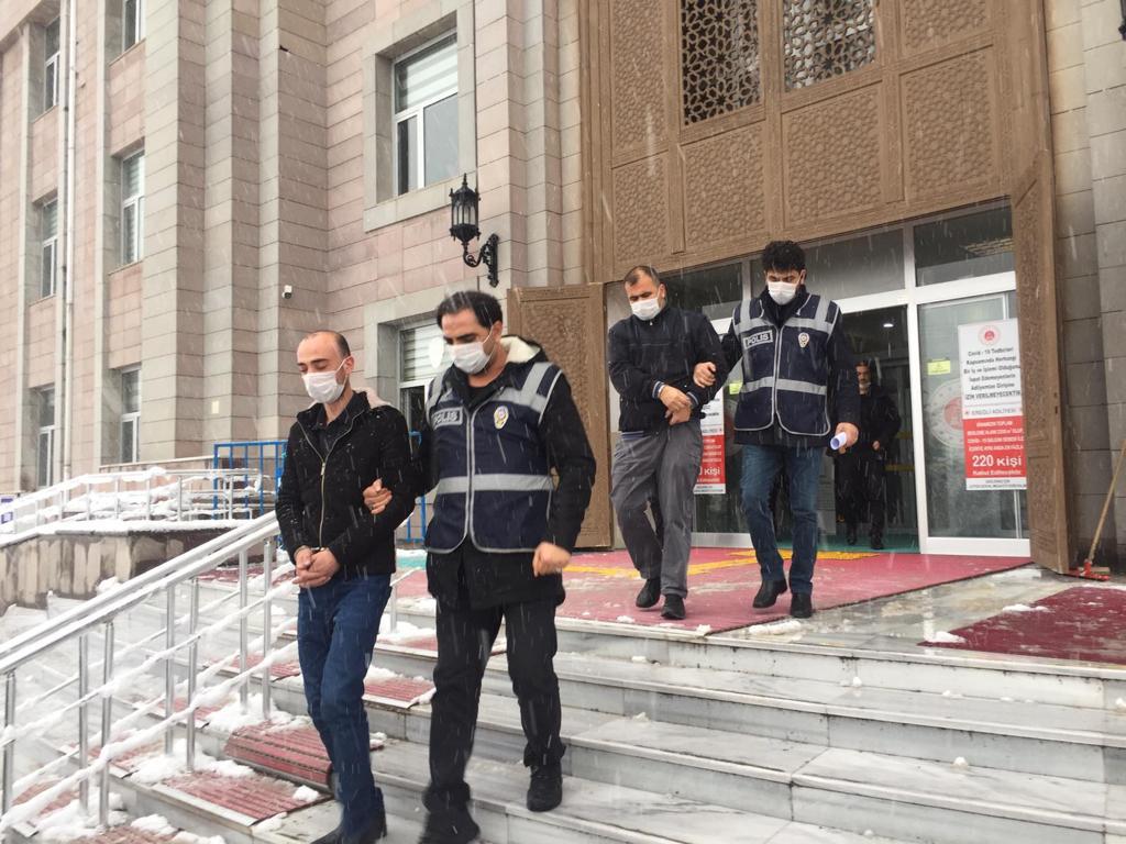 Konya'da 2 kişiyi zorla tuttukları iddia edilen 2 zanlı tutuklandı