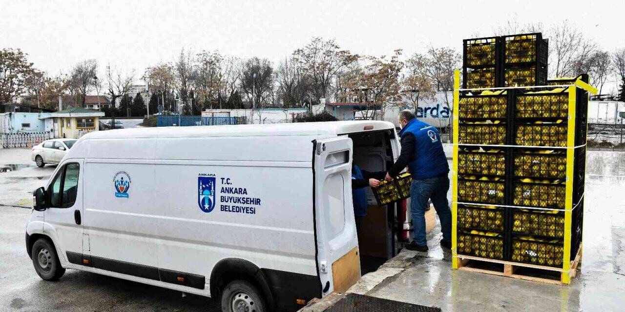 ABB, Mersinli limon üreticilerinden alınan limonları Başkentte sosyal yardım alan ailelere ulaştırdı