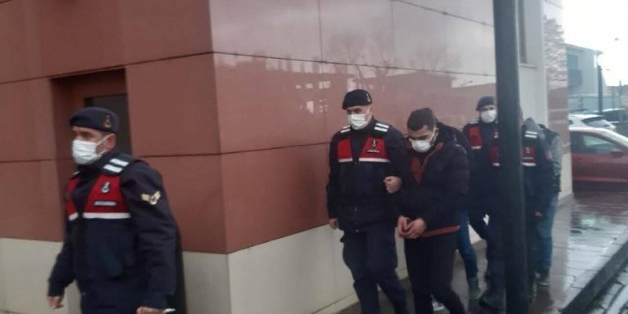 Evden otomobil parçaları çalan 3 şüpheli tutuklandı