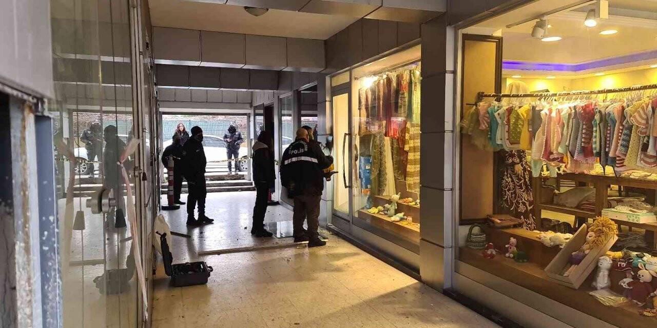 Kültürlü hırsız, bulduğu paraların yanında hikaye ve roman kitaplarını da çaldı