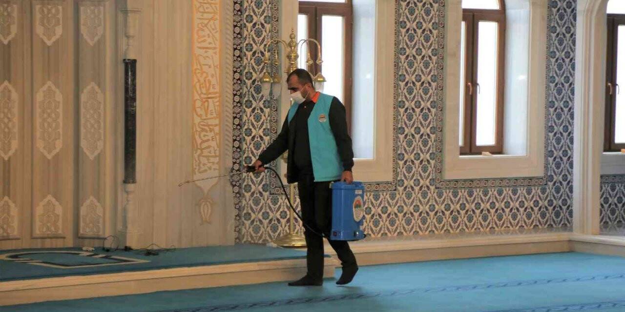 Toroslar’da ibadethanelerin temizliği yapıldı