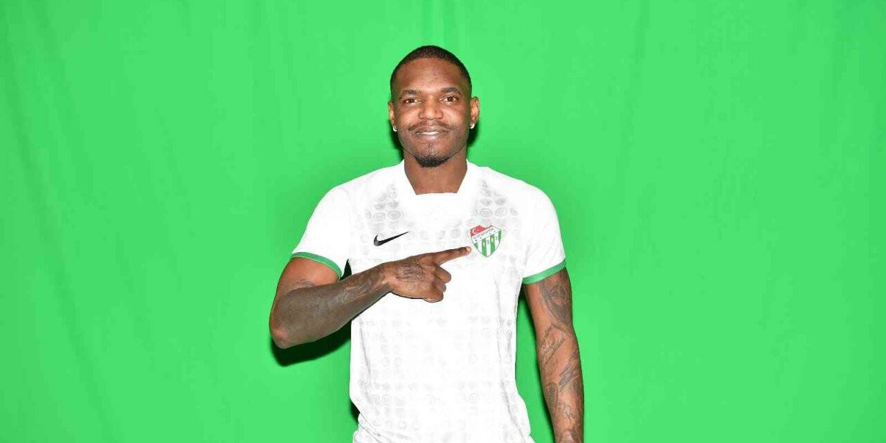 Bursaspor’da Thievy Bifouma’nın lisansı çıktı