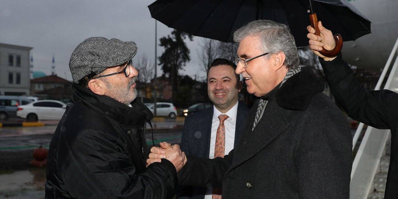 Başkan Yüce, Adapazarı muhtarları ile Uçak Kıraathanesi’nde buluştu