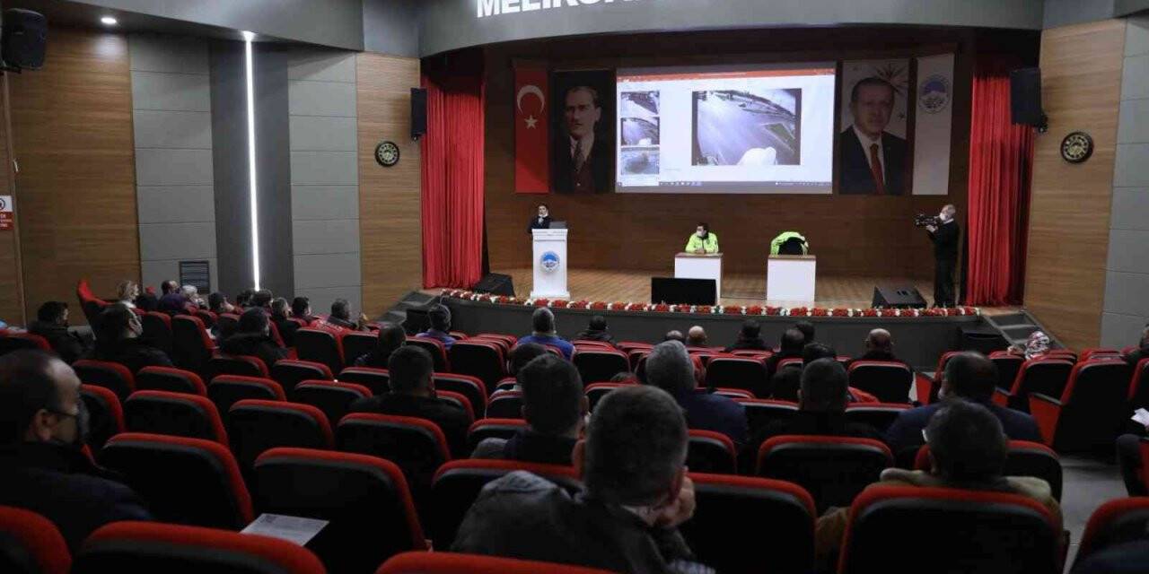 Melikgazi Belediyesi personeline güvenli sürüş eğitimi