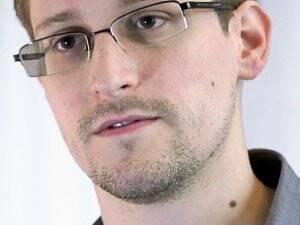 Fransa'da Snowden İçin İmza Kampanyası