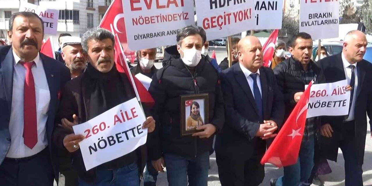 HDP önündeki ailelerin direnişine bir aile daha katıldı