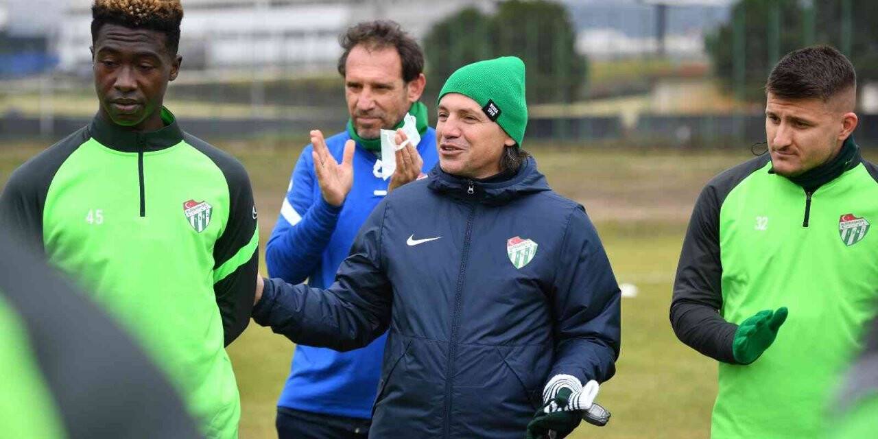 Bursaspor, Samsunspor maçının taktik antrenmanını yaptı