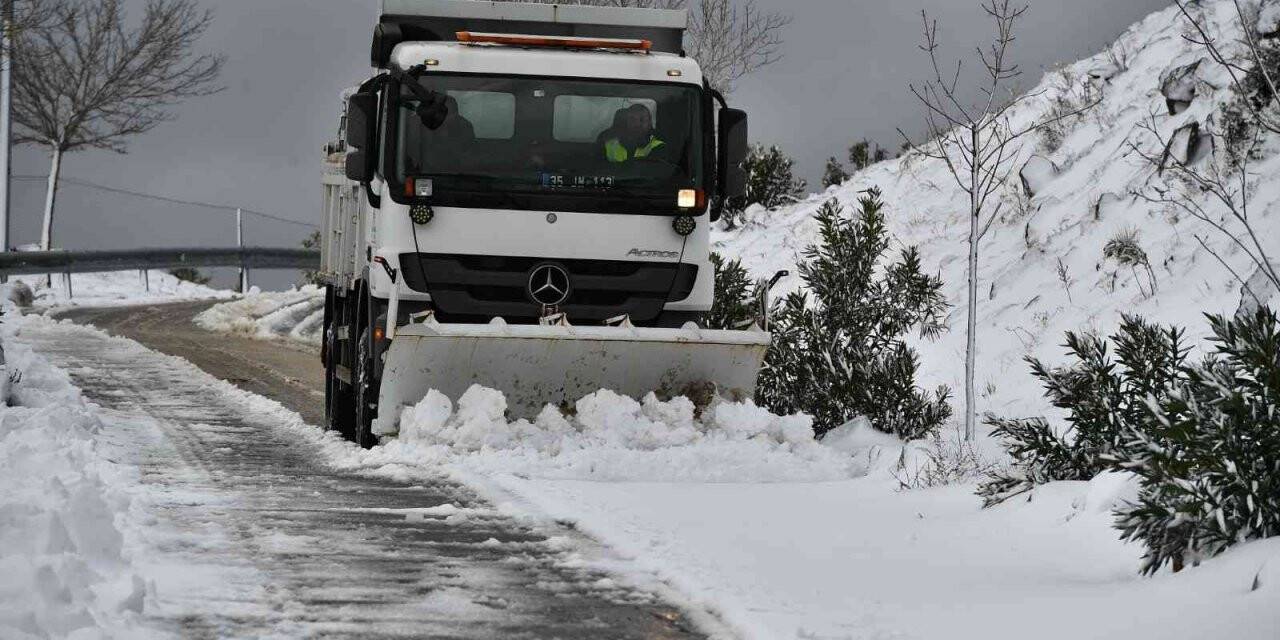 İzmir’de karla mücadele için yoğun mesai