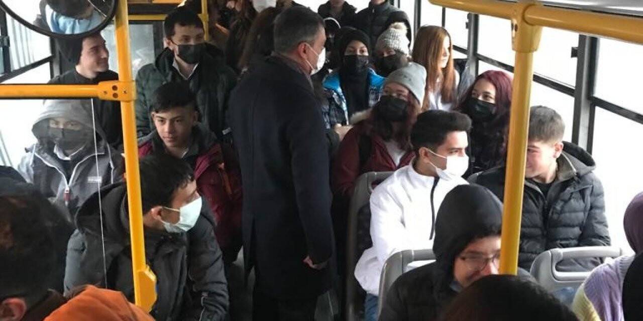 Başkan Şimşek’ten öğrenci servislerine anlamlı ziyaret