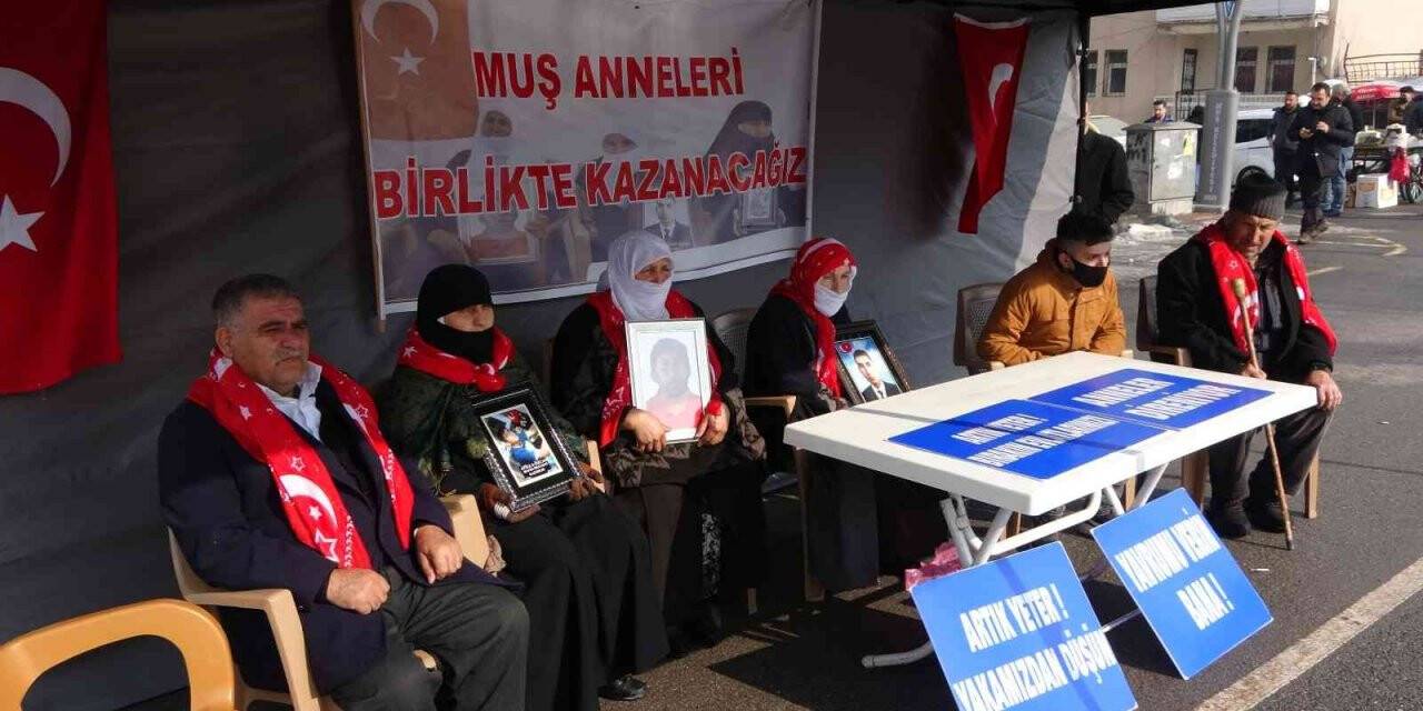 Muş’ta ailelerin evlat nöbeti dondurucu soğukta devam ediyor