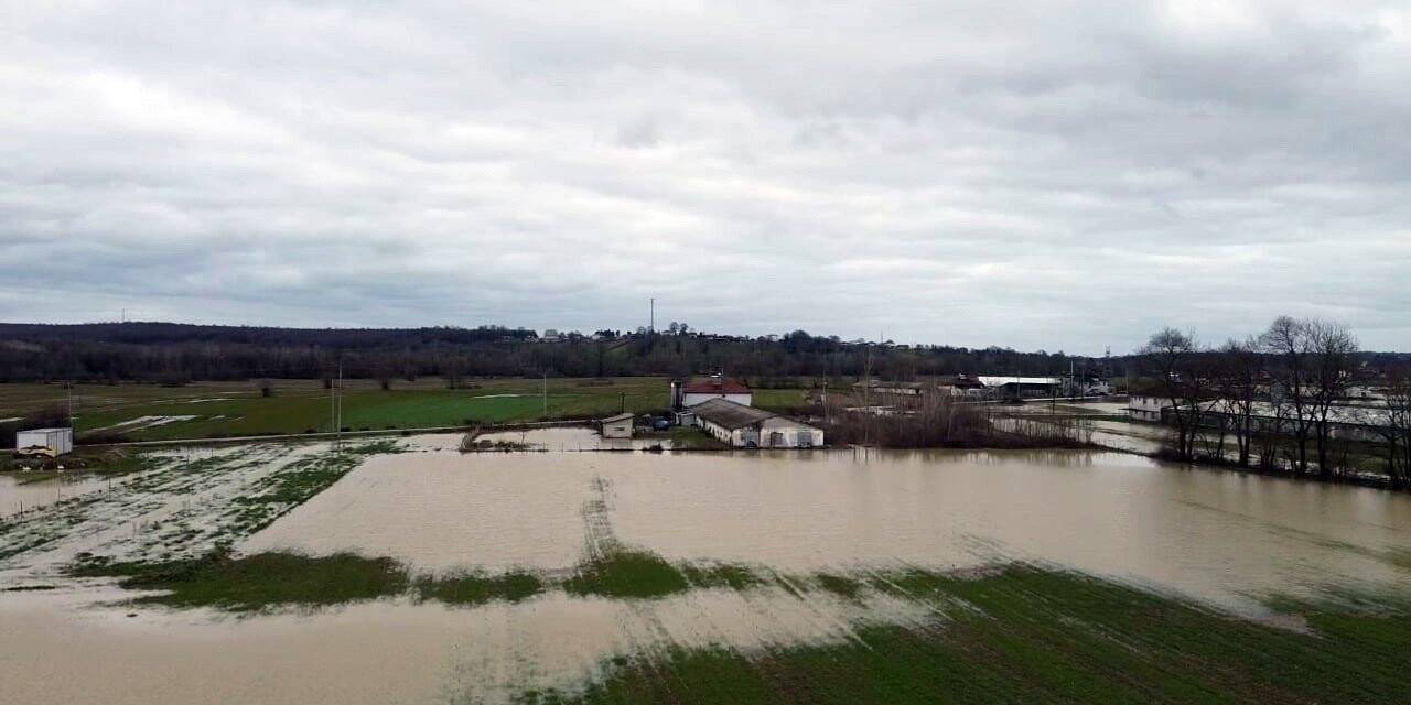 Sakarya’da tarım arazileri sular altında kaldı