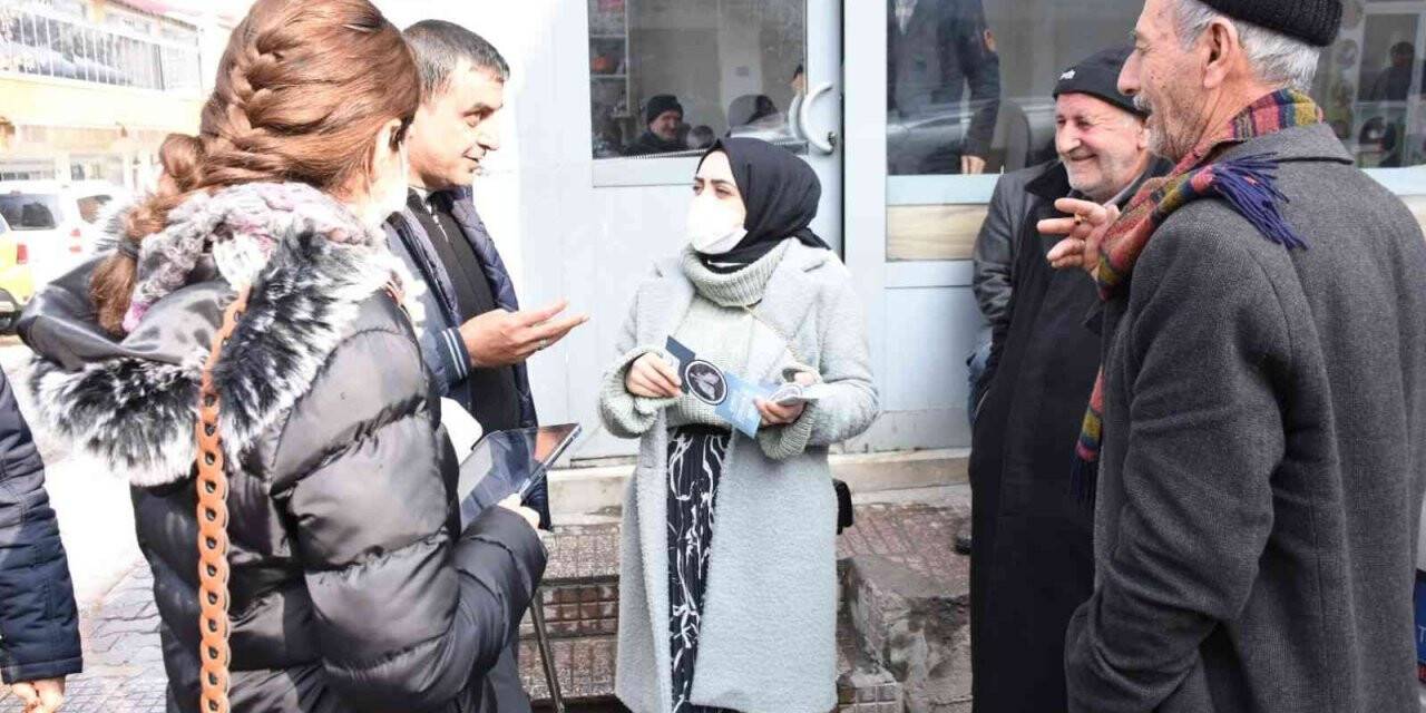 Sağlık ekipleri, vatandaşlara tütün ürünlerinin zararlarını anlattı