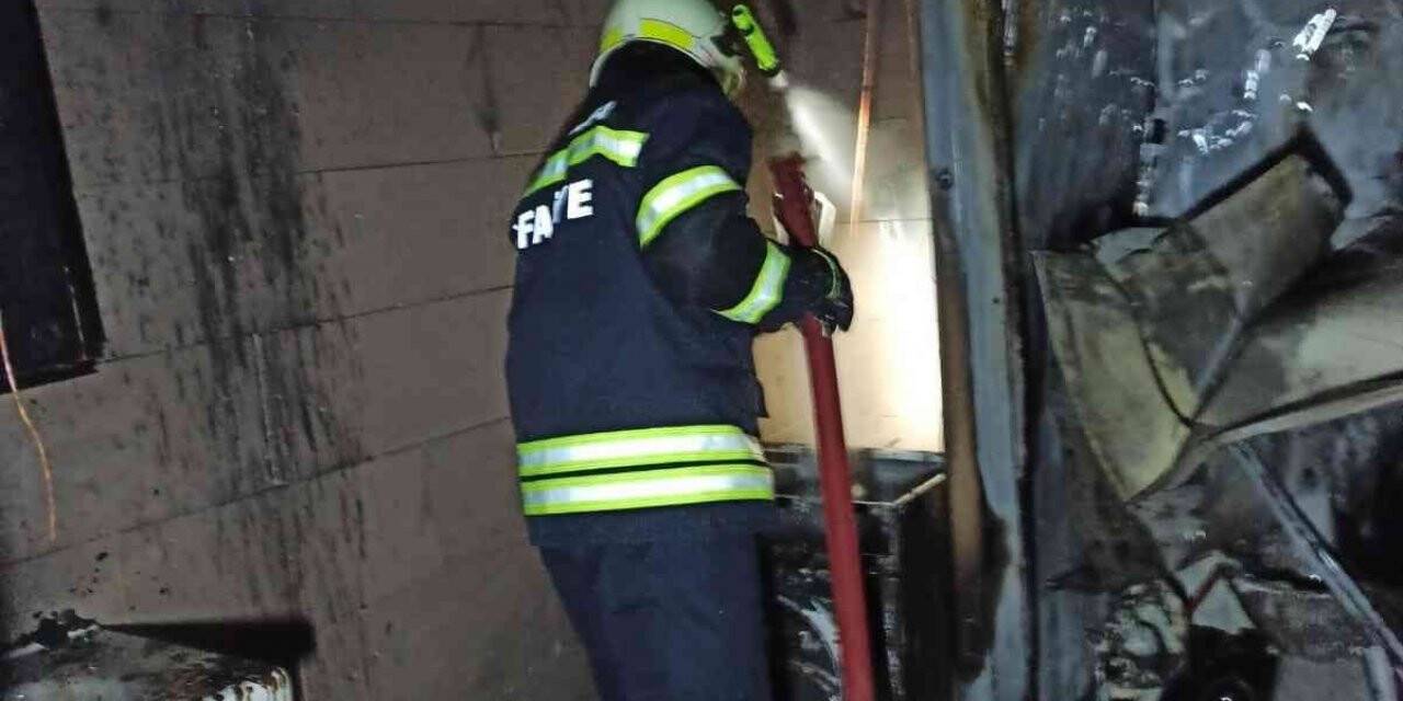İtfaiye ekipleri hızlı müdahaleyle yangını söndürdü