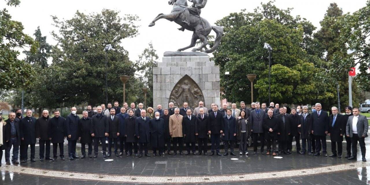 Samsun’da tüm siyasetçi ve idarecilerden Onur Anıtı’na saldırıya karşı ortak duruş