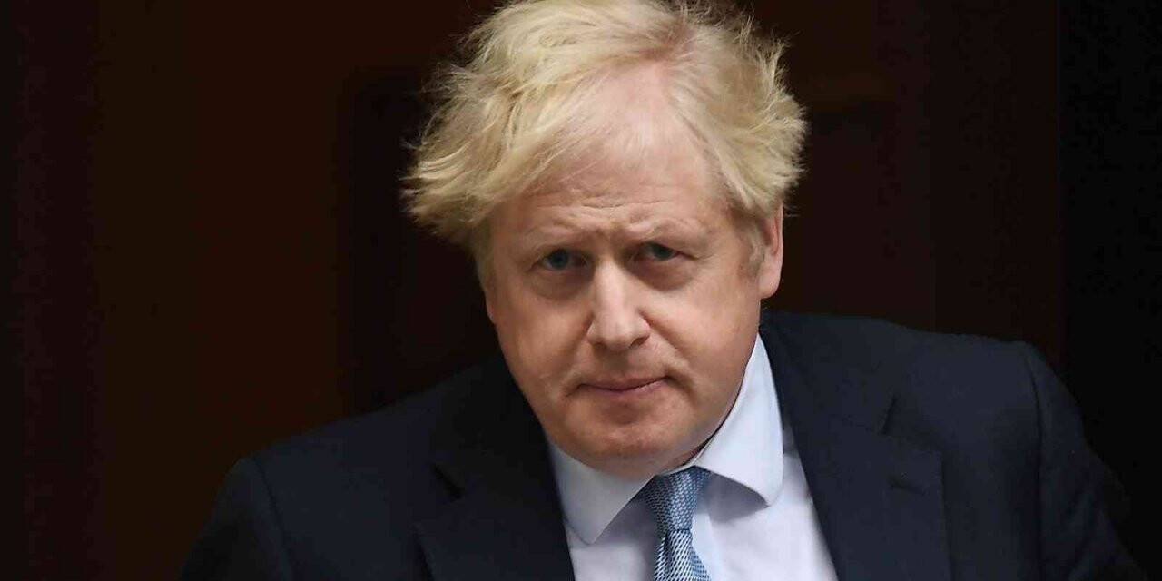 İngiltere’de tüm Covid-19 kısıtlamalarının kaldırılması planlanıyor