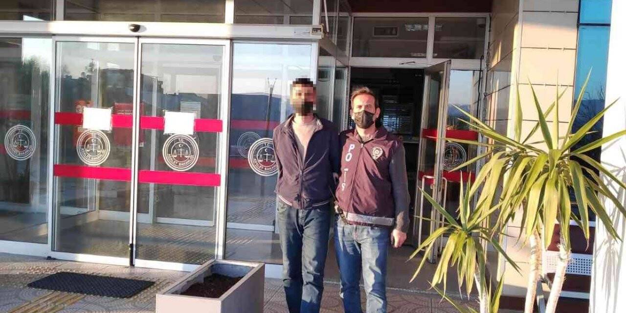 İzmir’de uyuşturucu partisine baskın