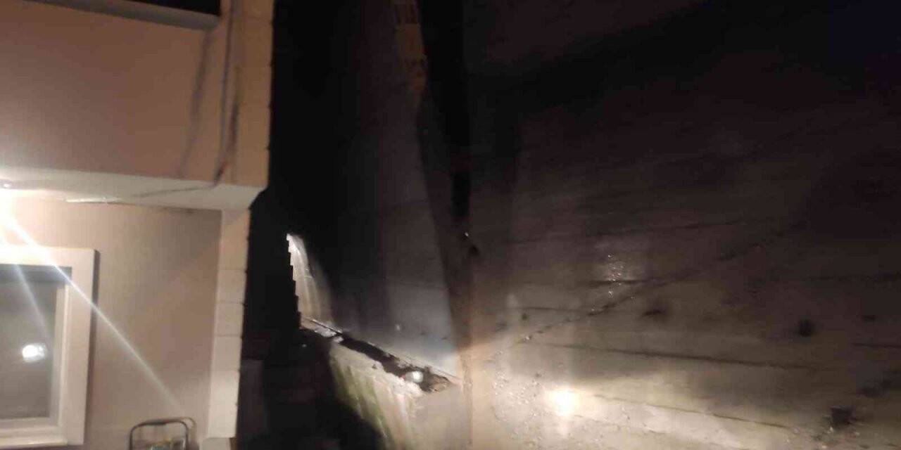 Toprak kaymasını önlemek için yapılan istinat duvarı yağmura dayanamadı