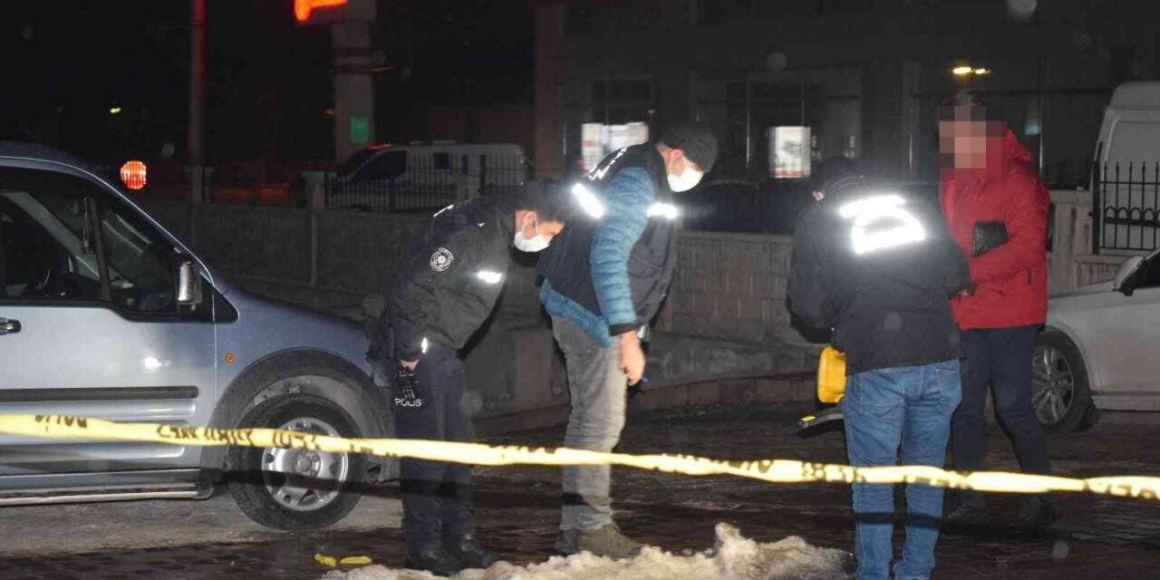 Evinin önünde silahlı saldırıya uğrayan işadamı yaralandı