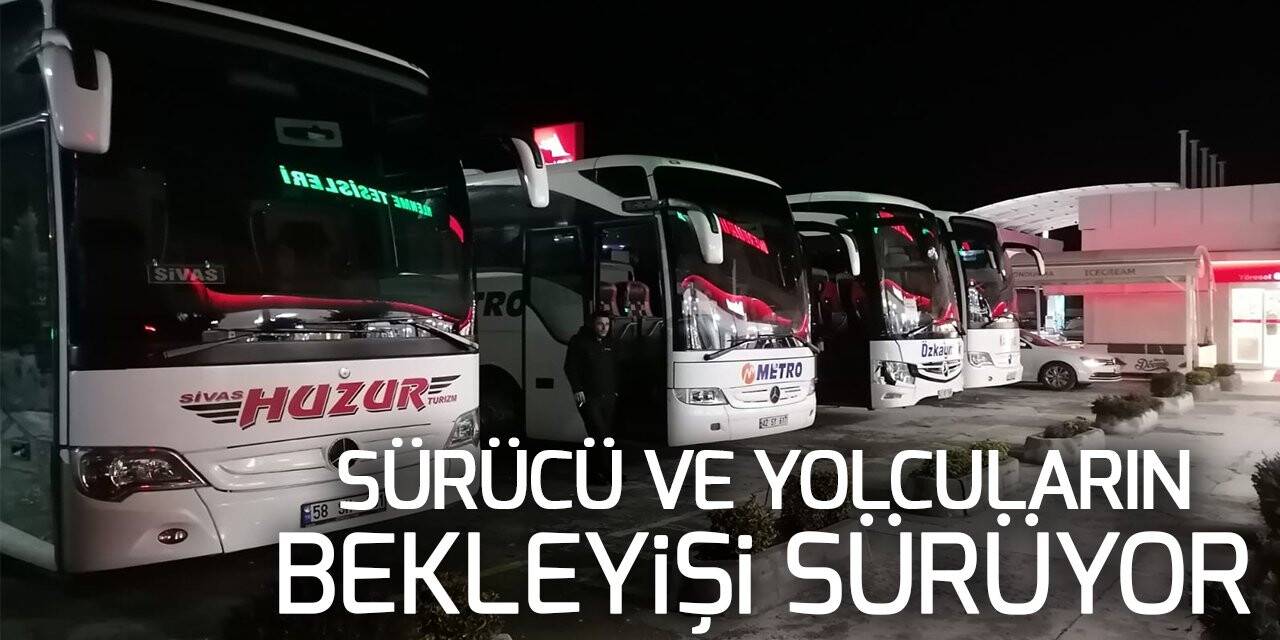 16 saattir kar ve tipi nedeniyle kapalı olan yolda sürücüler dinlenme tesislerinde bekliyor