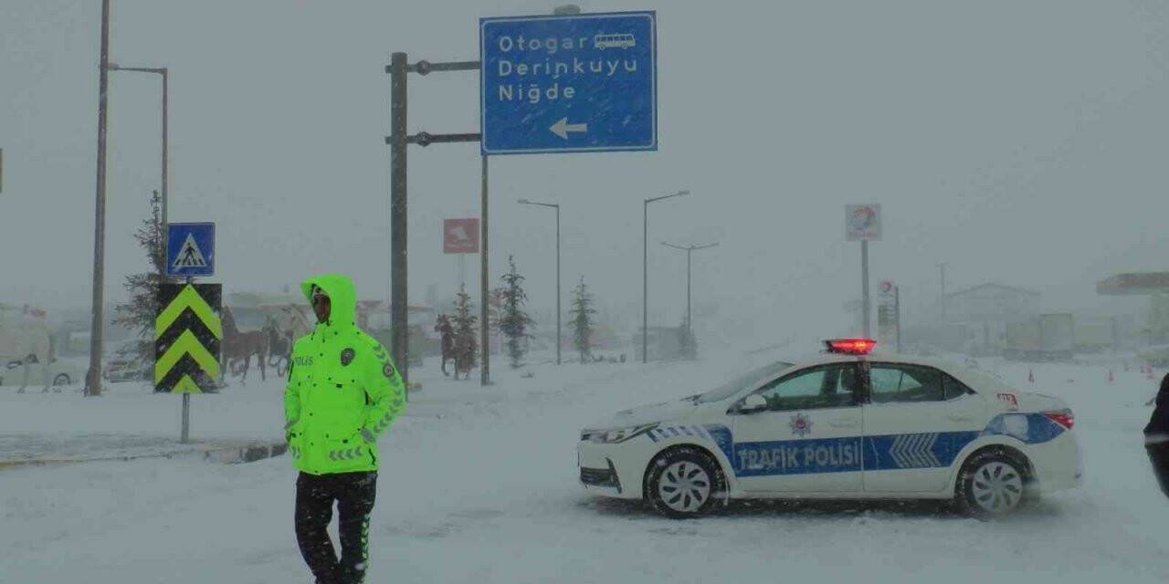 Nevşehir - Aksaray yolu trafiğe kapandı