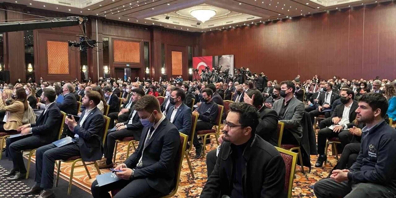 İYİ Parti Genel Başkanı Akşener Kalkınma Kongresi’ne katıldı