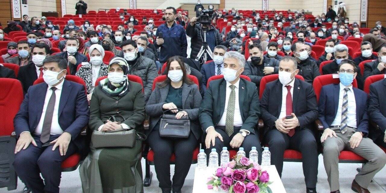 Aşıklar Şöleni ve ‘Kuyucaklı Yusuf’ adlı Tiyatro oyunu ilgiyle izlendi