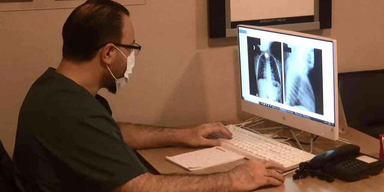 Çocuklarda boğaza kaçan cisimlere bilinçli müdahale hayat kurtarabilir