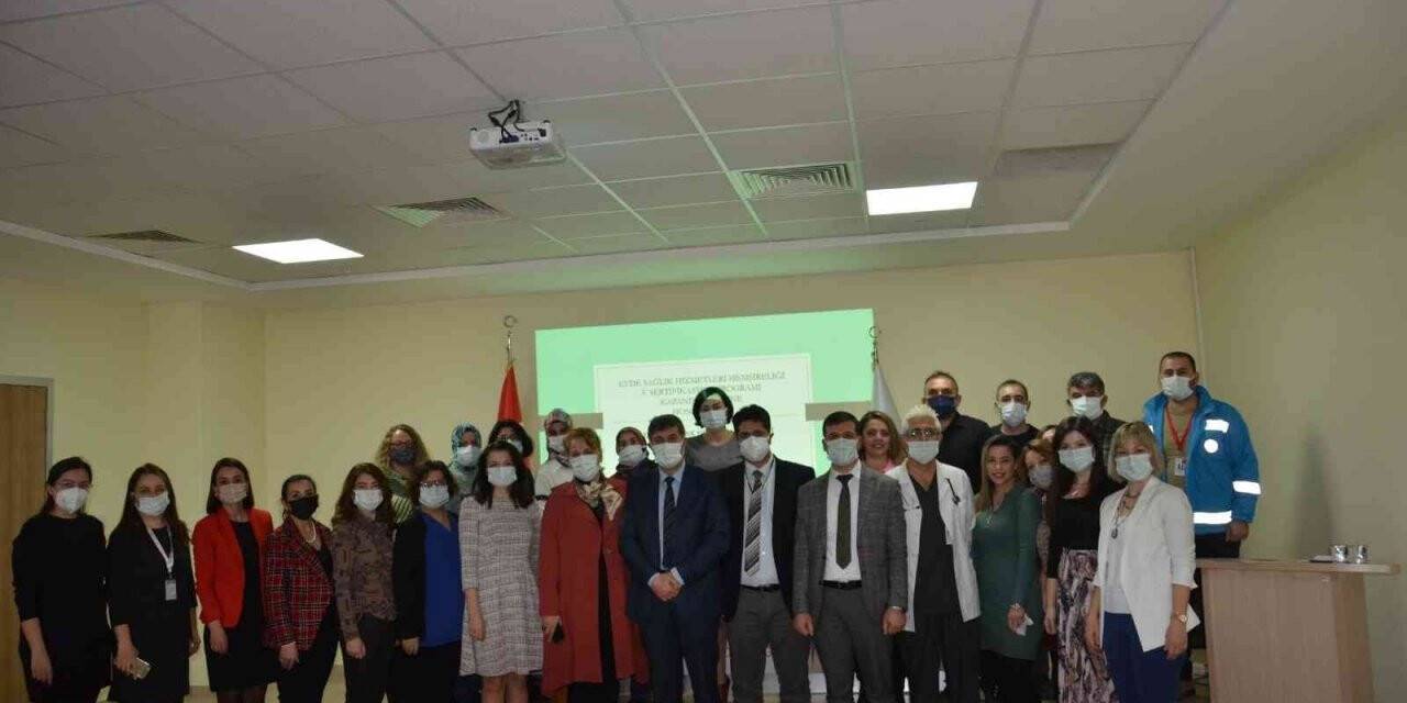 Evde Sağlık Hizmetleri Hemşireliği Sertifikasyon Programı’nın 5’incisi sonlandırıldı