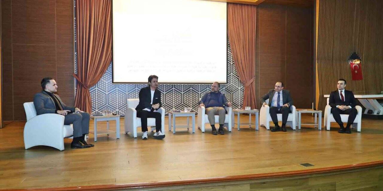 Sultangazili gençler medya sektörünün deneyimli isimleriyle buluştu