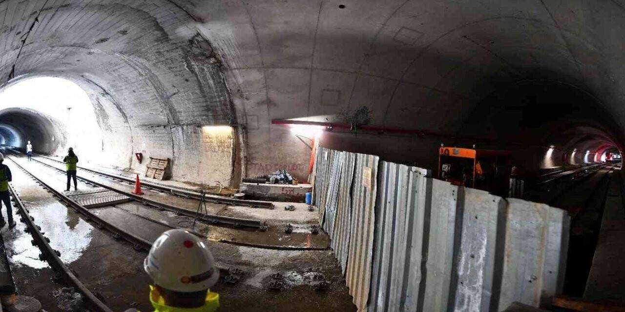 Narlıdere Metrosu’nun ray döşeme işlemlerinin yüzde 50’si tamamlandı