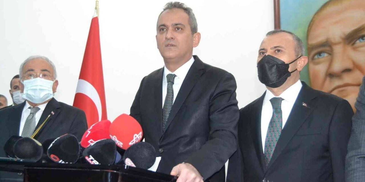 Bakan Özer’den yüz yüze eğitim açıklaması: “İnşallah bu dönemi de yüz yüze eğitime kararlılıkla uyarak nihayetlendireceğiz”
