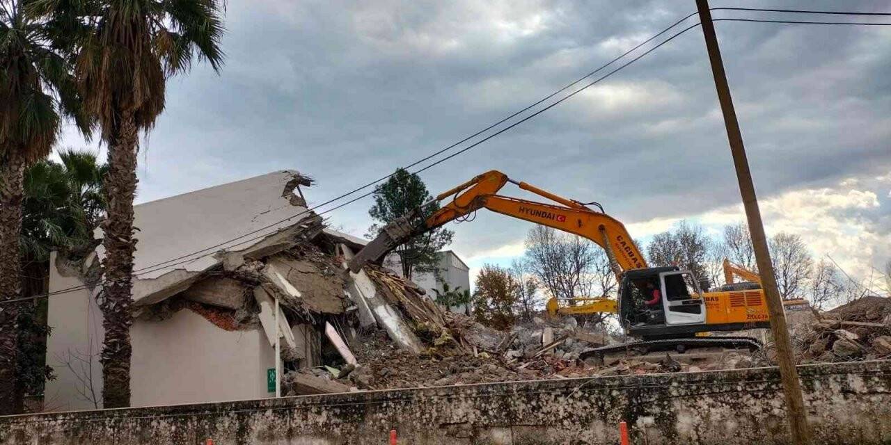 Köyceğiz Hükümet Konağı yıkılıyor