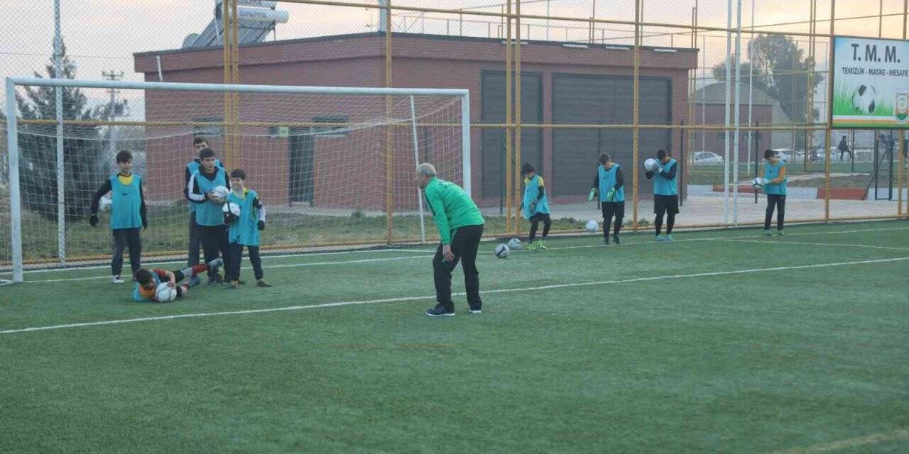 Şanlıurfa’da geleceğin kalecileri yetişiyor