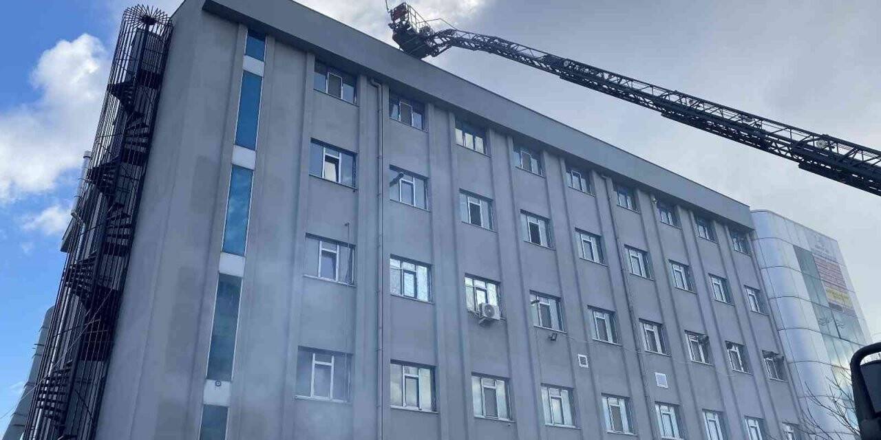 Avcılar’da iş yerinde korkutan yangın