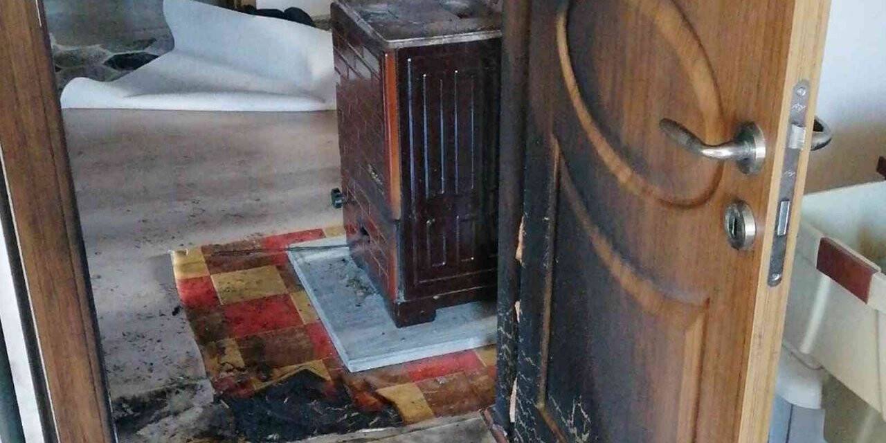 Sobanın yanına koyduğu çamaşırlar tutuştu, elinden yaralandı
