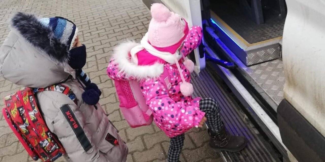 Sevgi evlerindeki çocuklar okula giderken de yalnız bırakılmıyor