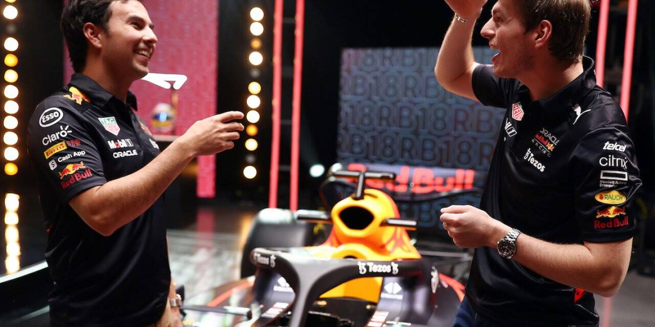 Oracle Red Bull Racing, yeni aracı RB18’i tanıttı