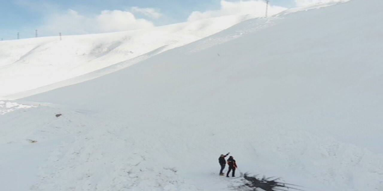 Bingöl’de çığ nedeniyle kapanan yol ulaşıma açıldı