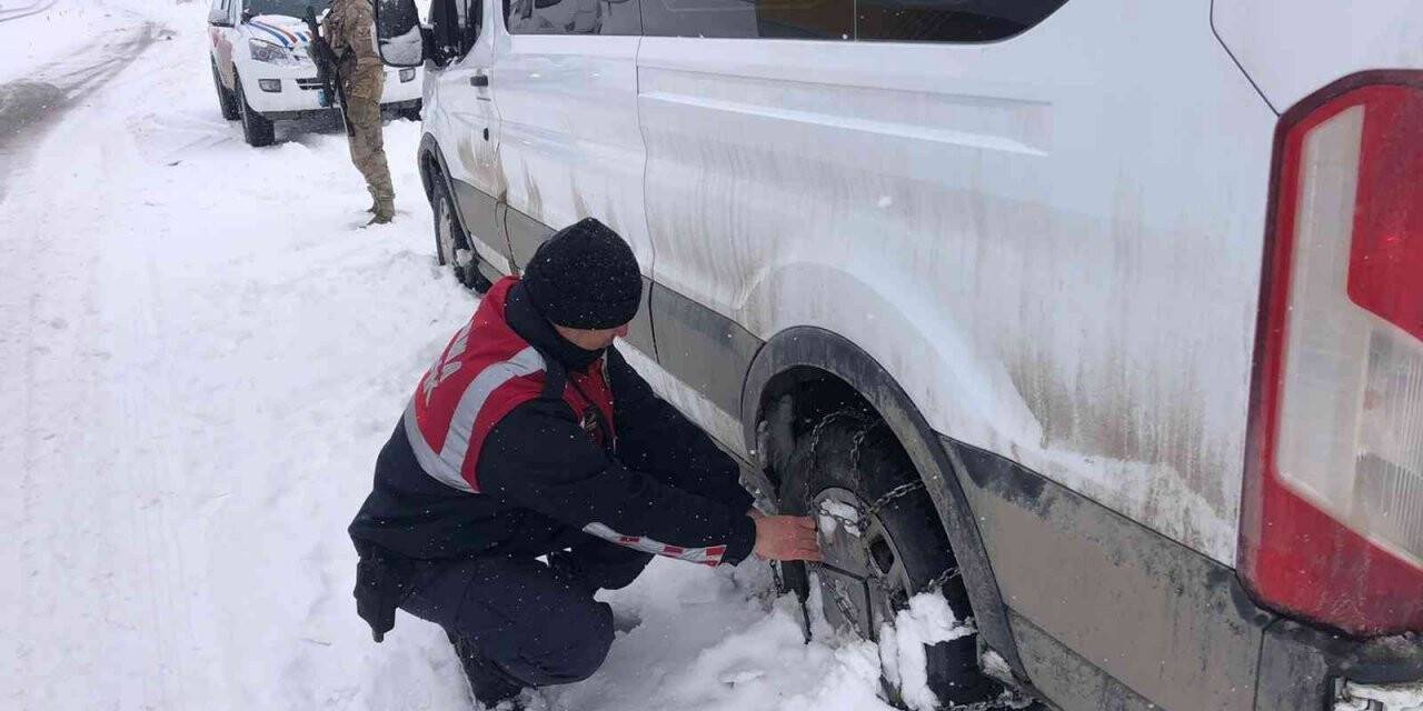 Van-Hakkari karayolu binek araçlara açıldı