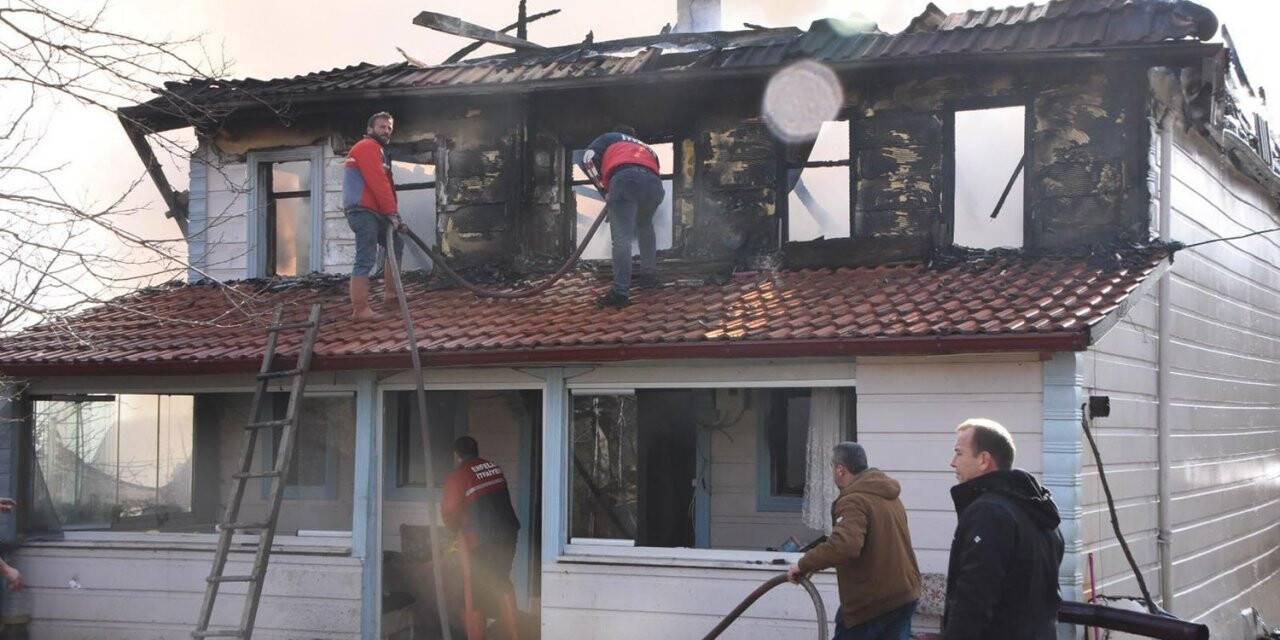 Kış günü evsiz kaldılar