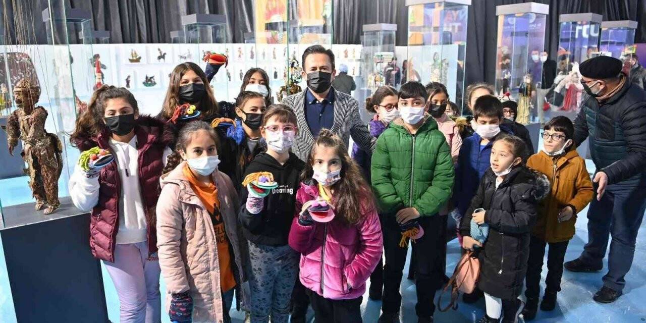 Dünya Kukla Festivali’ni 10 bin çocuk ziyaret etti