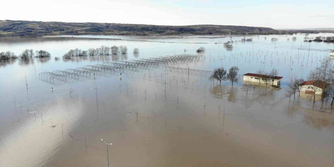 Ergene Nehri’nin debisi düşmeye başladı