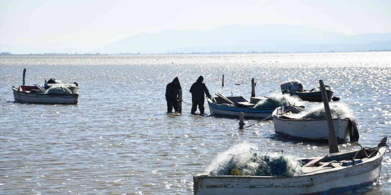 Söke Doğanbey’deki fırtına hayatı olumsuz etkiledi
