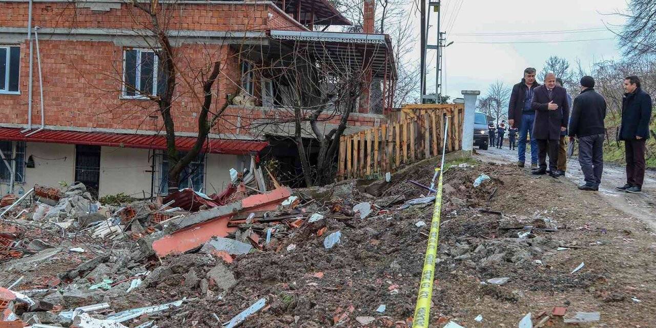 Ordu’da heyelan riski taşıyan 14 binanın yıkımı başladı