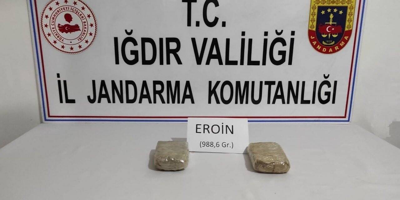 Moloz çuvallarının içerisine gizlendi: Yaklaşık 1 kilogram eroin maddesi ele geçirildi