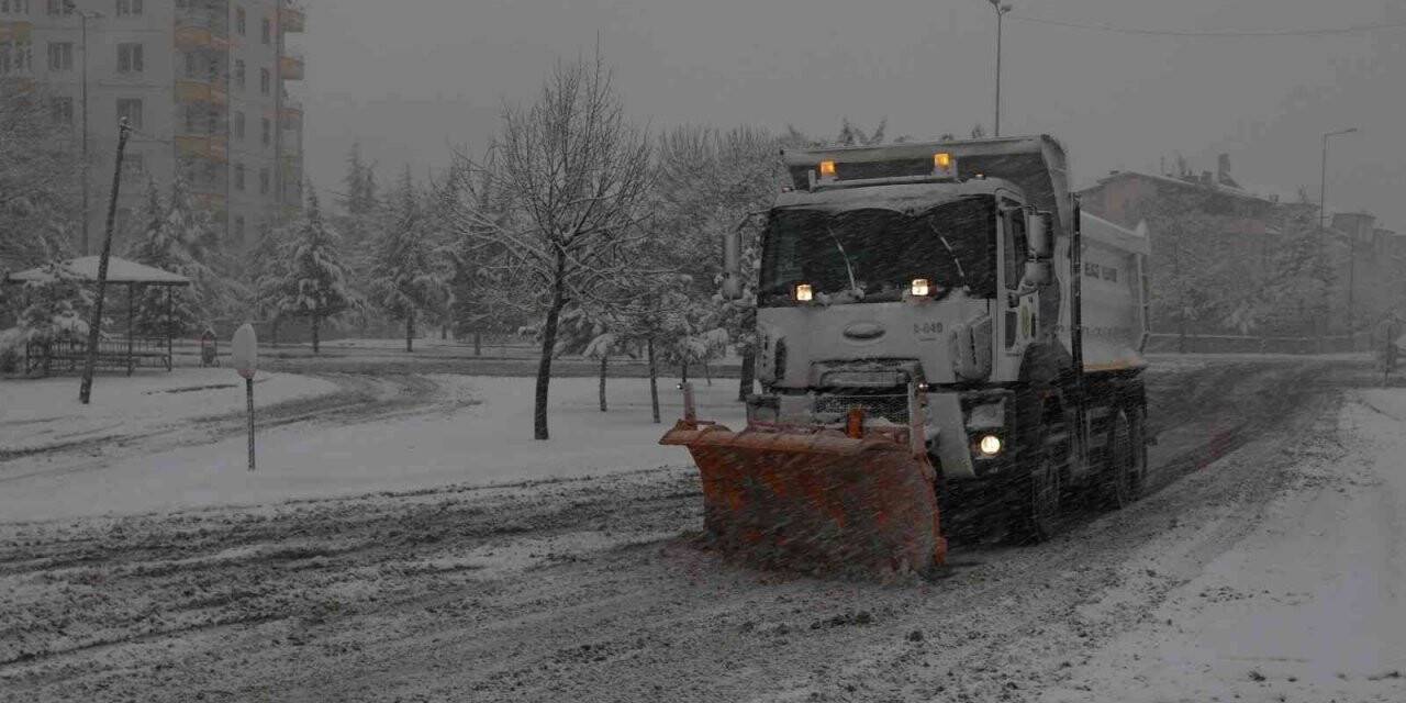 Başkan Palancıoğlu: "Melikgazi’de kapalı yol bulunmuyor, ekipler çalışıyor"