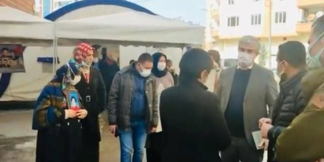 Evlat nöbetindeki aileler, HDP-PKK ilişkisini Danimarka Ankara Büyükelçisi Danny Annan’a anlattı