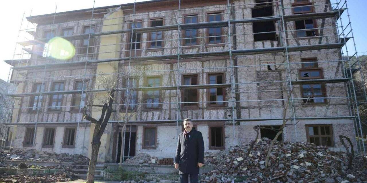 Yıldırım tarihi ayağa kaldırıyor