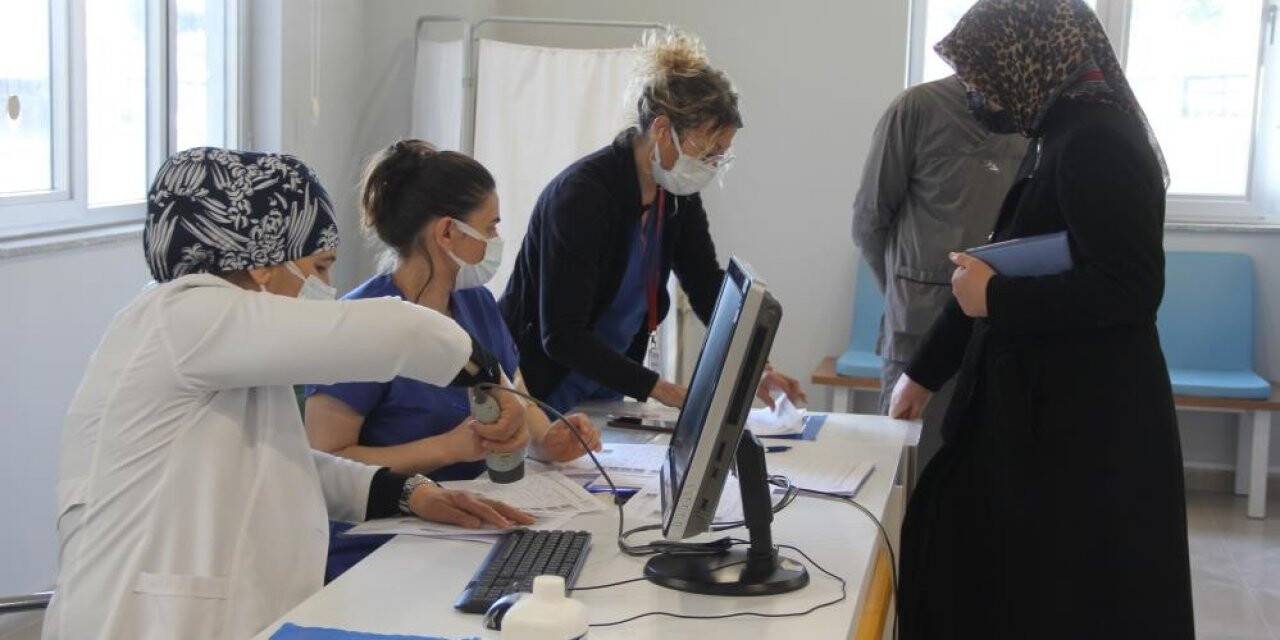 Samsun’da yerli aşıya yoğun ilgi: 3 günde bin 52 kişi ’Turcovac’ aşısı oldu