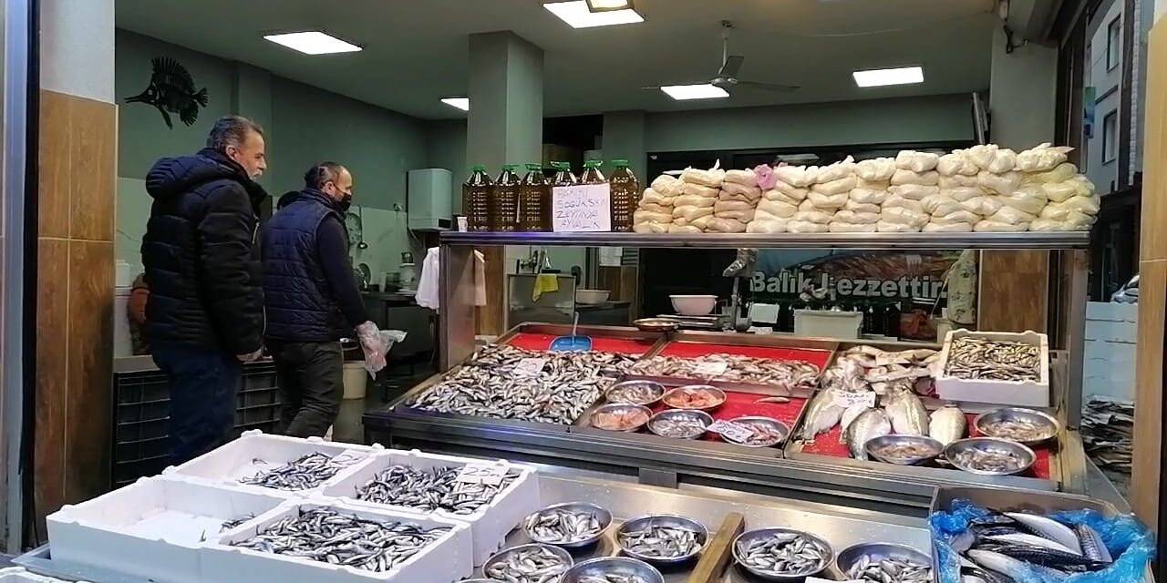 Tezgahlarda hamsi bereketi